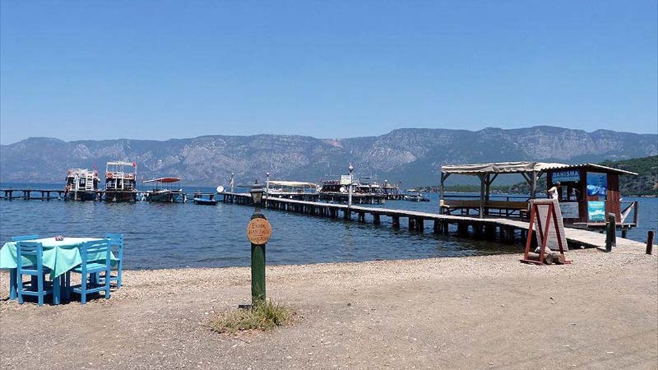 Camlı Harbour - (still) waiting for the short boat ride to Sedir Island!