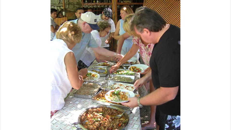 Dereözü - Typical meze at Karaboyalı restaurant