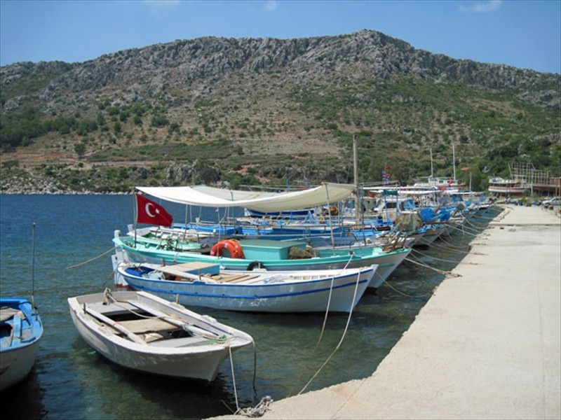 Sögüt - Sleepy harbour front